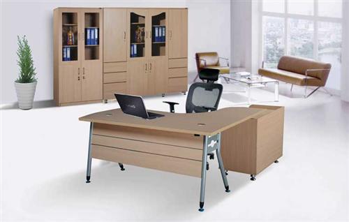 Nên mua bàn làm việc Hòa Phát như thế nào cho văn phòng